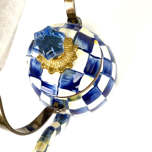 New MacKenzie-Childs Royal Check Blue White Tea Kettle 2QT - Picture 6 of 8